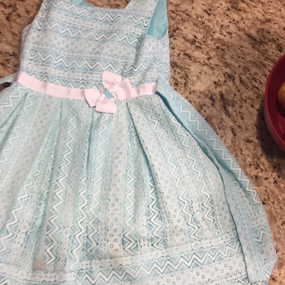 Beautiful Teal dress.